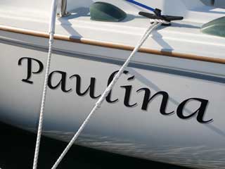 Close Up Picture - Vinyl Boat Lettering Close Up Picture - Vinyl Boat Lettering